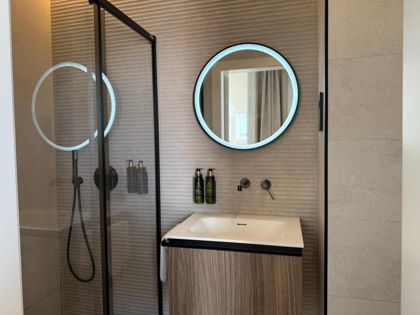 Demetrio By Alma Suites Valencia Exterior foto
